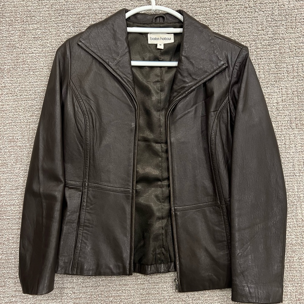 Women’s Medium dark brown genuine leather jacket. Boston Harbour